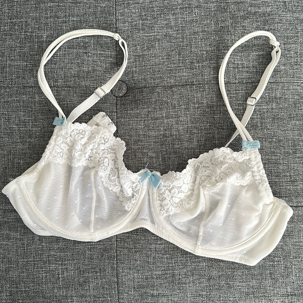 White unlined bra 32D